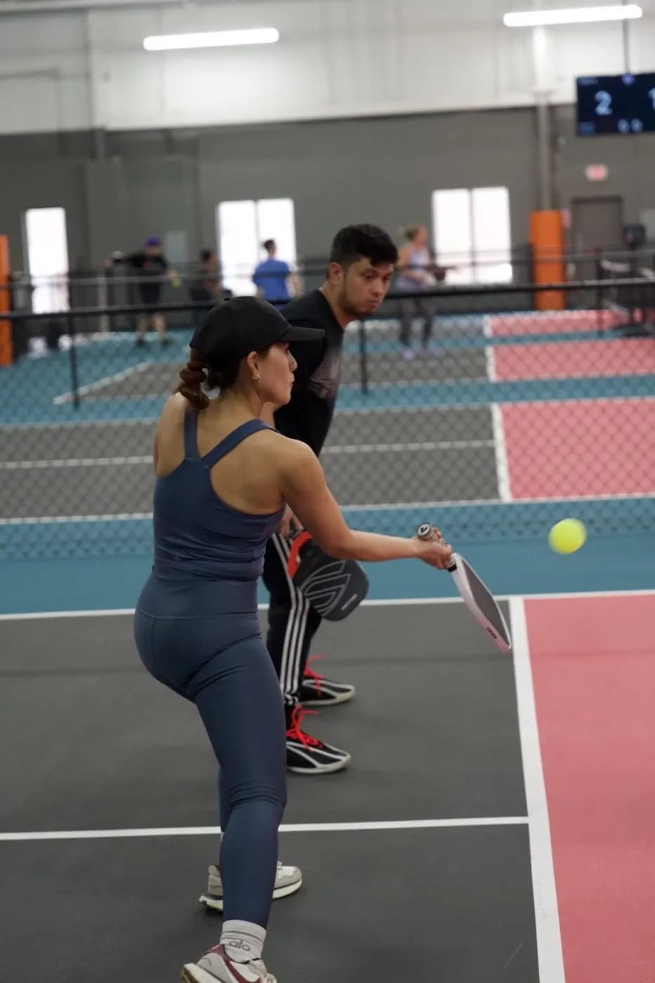 Player lining up a backhand return
